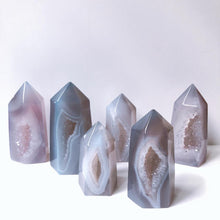 Load image into Gallery viewer, Druzy Agate Towers