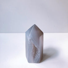 Load image into Gallery viewer, Druzy Agate Towers